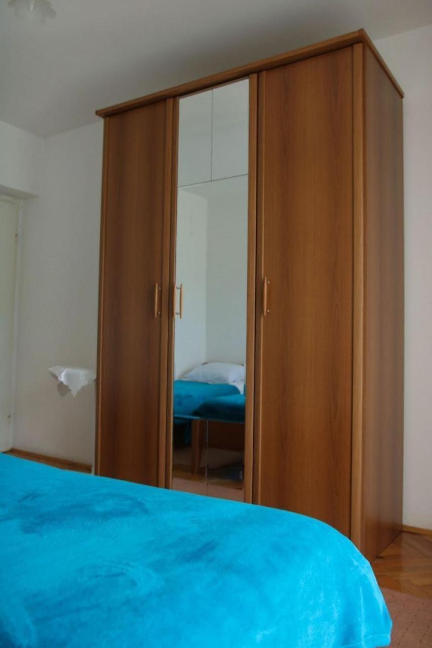 Apartments Zdravko - 150 M From Sandy Beach Duće Eksteriør bilde