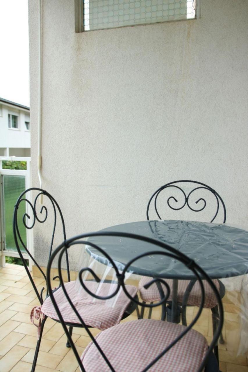 Apartments Zdravko - 150 M From Sandy Beach Duće Eksteriør bilde